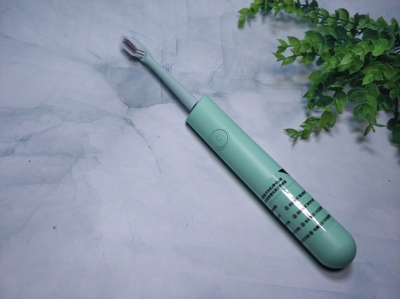 多种洁牙模式，口腔高效护理：舒摩斯CAREMOS电动牙刷