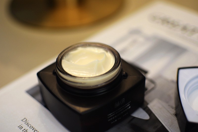 赫徕力作： 独创三段六型，千元淡纹致功效体验