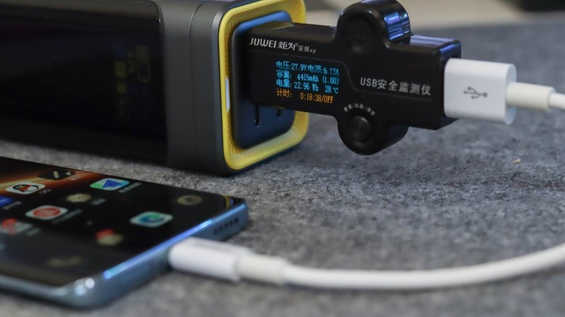 奥海星舰能量舱体验：多设备240W快充不排队，27600mAh还能上飞机