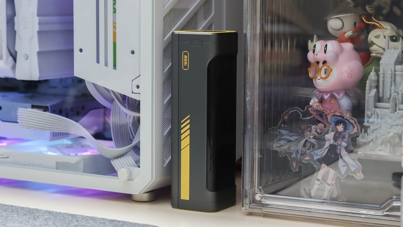 奥海星舰能量舱体验：多设备240W快充不排队，27600mAh还能上飞机