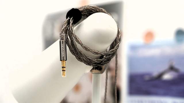 有线动圈设计+PZT混合单元+高解析监听！阿思翠GX100评测