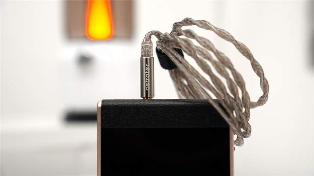 有线动圈设计+PZT混合单元+高解析监听！阿思翠GX100评测