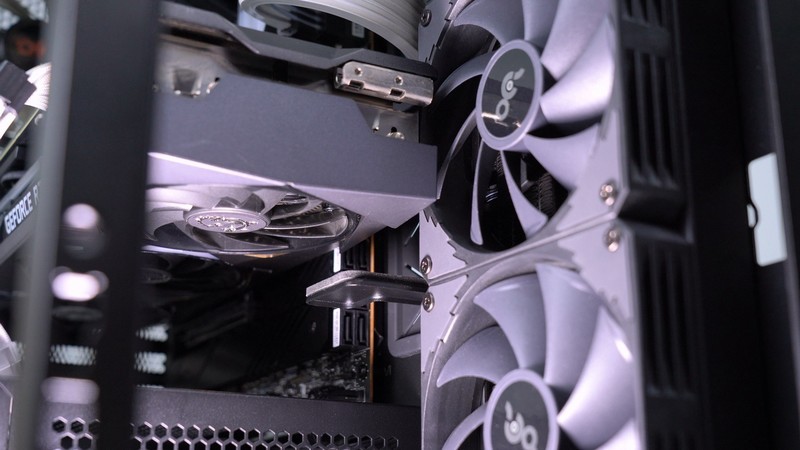 双面全透+六面快拆模组化设计，爱国者月光宝盒 镜装机评测