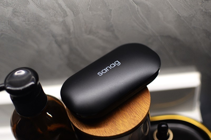 高清晰度音质和实用功能的完美结合 sanag塞那Z30耳机