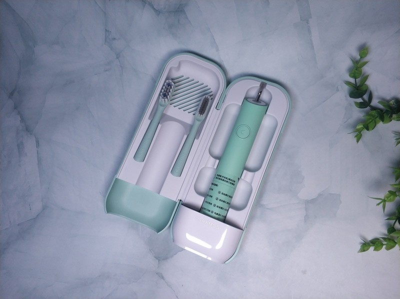 多种洁牙模式，口腔高效护理：舒摩斯CAREMOS电动牙刷