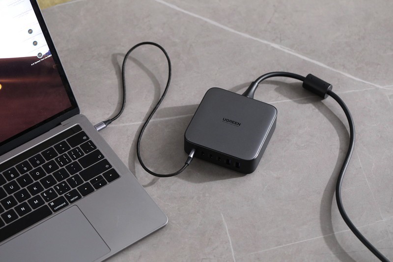 居家实用好物分享，绿联200W氮化镓充电器，让多设备充电不等待