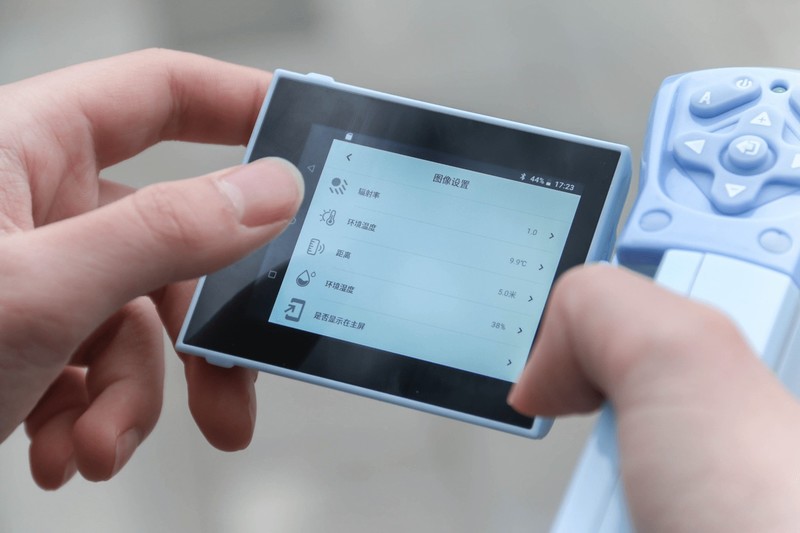 热像仪到底有多牛？消费级飒特红外MinIR256评测，国内首款可翻转屏