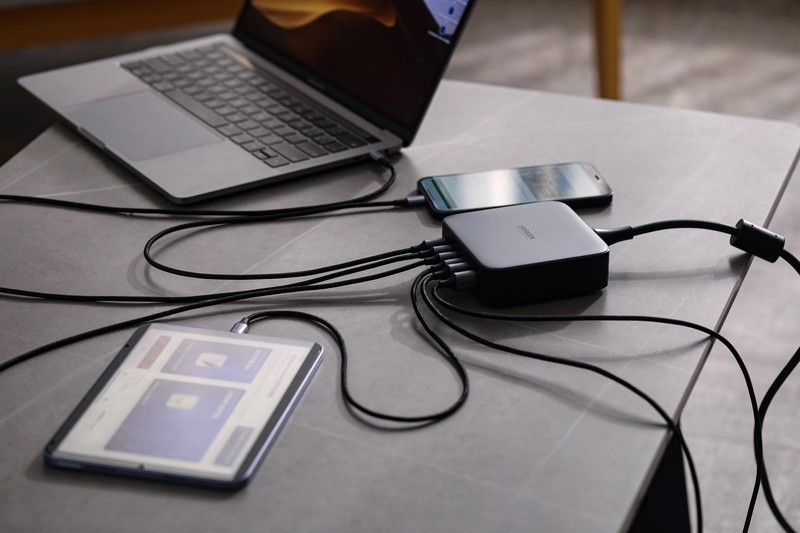 居家实用好物分享，绿联200W氮化镓充电器，让多设备充电不等待