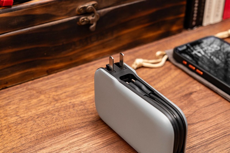 IDMIX CH07 Pro三合一旅行充：既是充电头，又是充电宝，最高PD35W输出