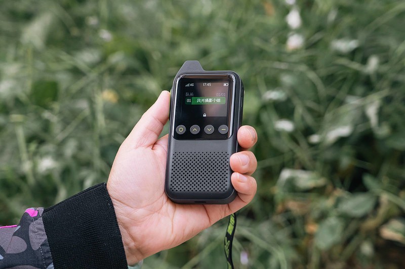 极蜂公网对讲机M303：不仅是外观的进化，打破通话距离限制更重要