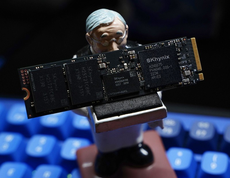 同价位一个能打的都没有！SK海力士P41 1TB固态硬盘开箱体验