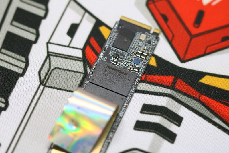 固态硬盘怎么选，奥睿科O7000黑金SSD测试，PCIe4.0+长江存储颗粒