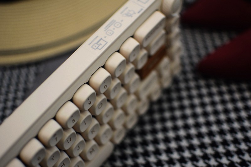 达尔优小方糖Z68三模机械键盘：舒适与颜值并存的桌面新宠