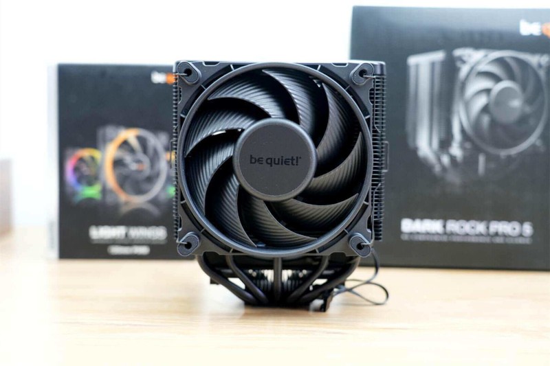 探寻i7-13700KF的无限可能，高性能处理器在游戏与生产力的表现。