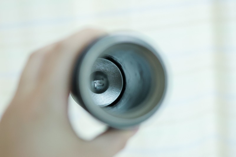 宫菱纯钛保温杯：0重金属0漆，安全与品质并存