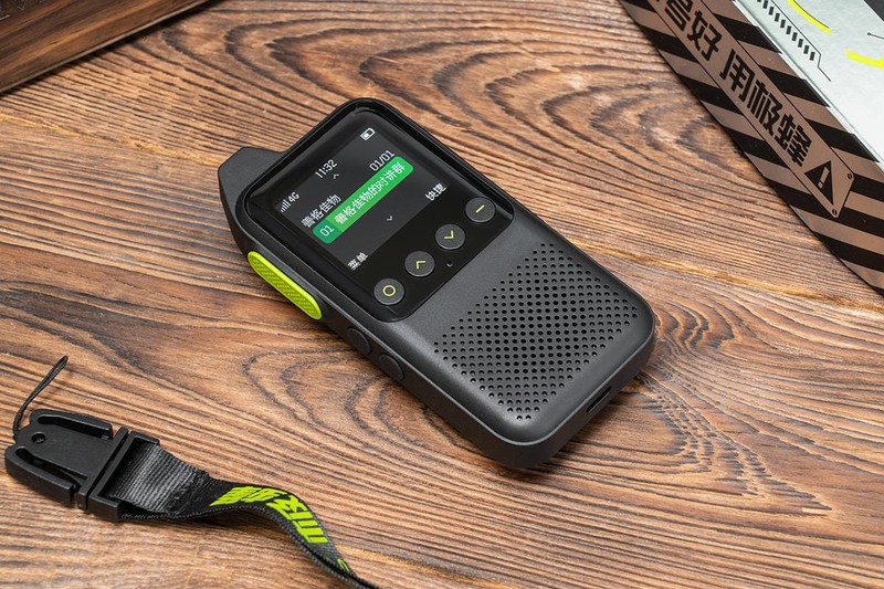 极蜂公网对讲机M303：不仅是外观的进化，打破通话距离限制更重要