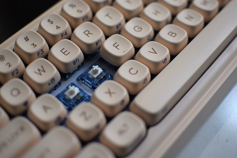 达尔优小方糖Z68三模机械键盘：舒适与颜值并存的桌面新宠