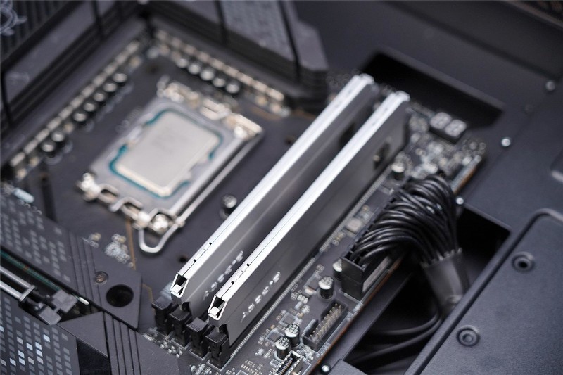 五一劳动节装机小参考，万元主机轻飘飘，嘻嘻