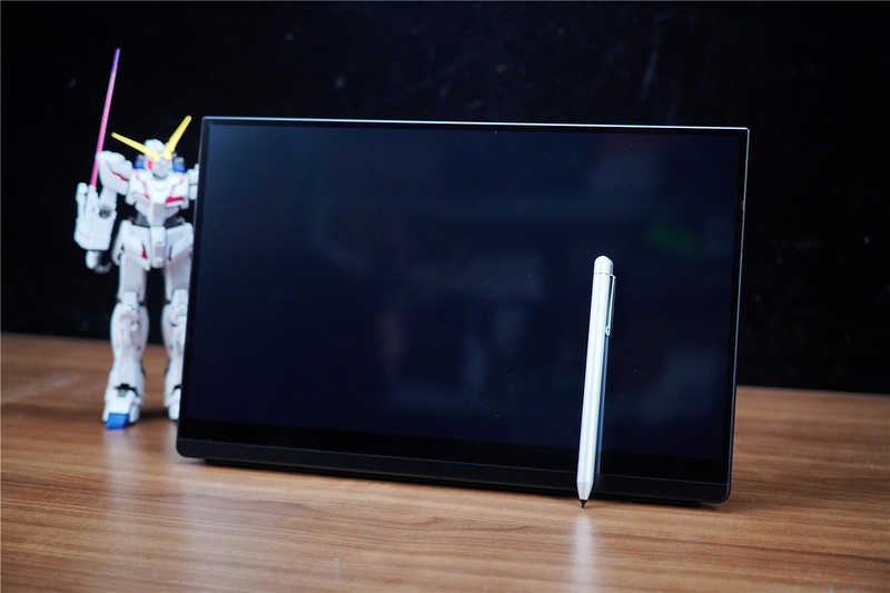 生产力工具和游戏机神器—EHOMEWEI 「O5」4K便携显示器值得拥有