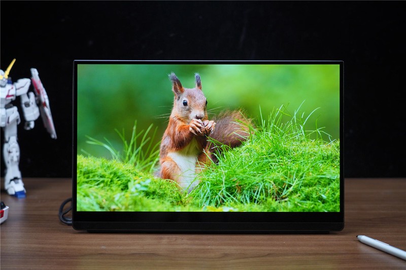 生产力工具和游戏机神器—EHOMEWEI 「O5」4K便携显示器值得拥有