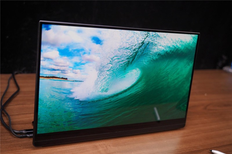 生产力工具和游戏机神器—EHOMEWEI 「O5」4K便携显示器值得拥有