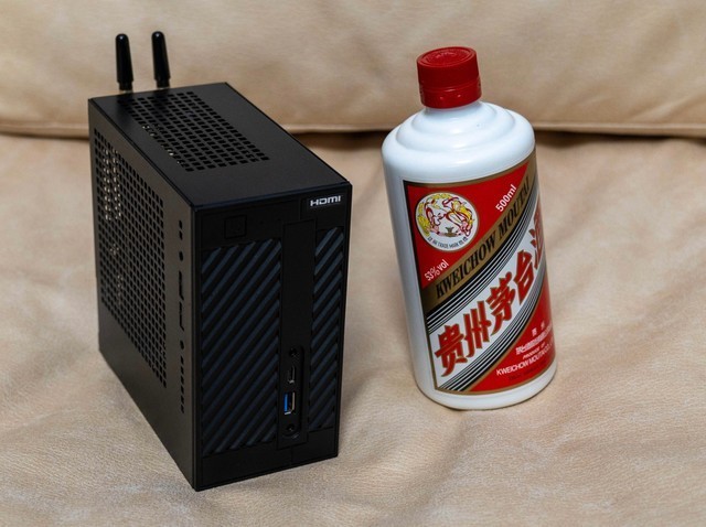 我花了600块淘了一台和茅台一样大的小主机，华擎Deskmini A300装机记
