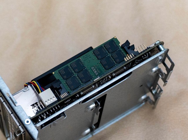 我花了600块淘了一台和茅台一样大的小主机，华擎Deskmini A300装机记