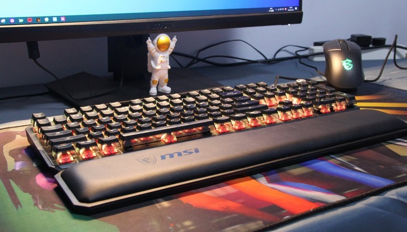 能把键盘卖成期货仅此一家，又有少量到货，欲购从速