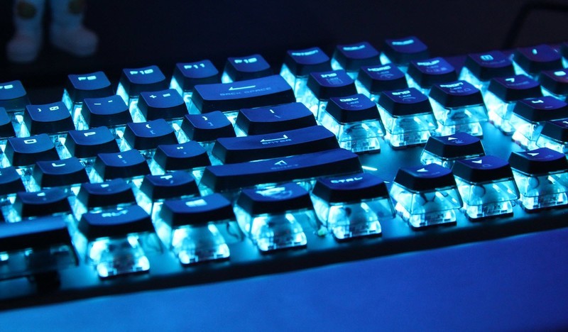 能把键盘卖成期货仅此一家，又有少量到货，欲购从速