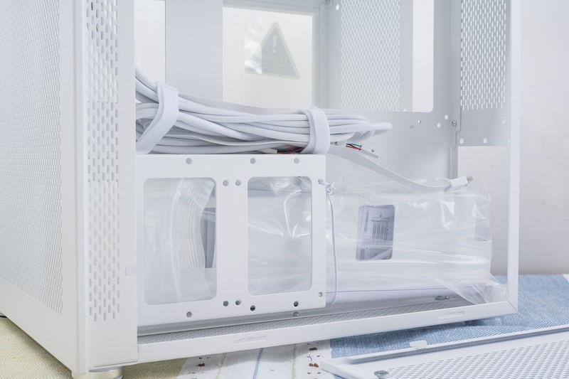 小主小主机小白富美，SFX拉低装机门槛，TT小钢炮人人都做走线大师