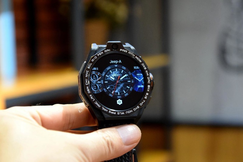 无需手机，就能打电话登微信QQ听歌刷视频，Jeep黑骑士F-X3体验