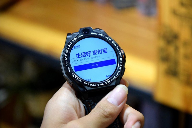 无需手机，就能打电话登微信QQ听歌刷视频，Jeep黑骑士F-X3体验