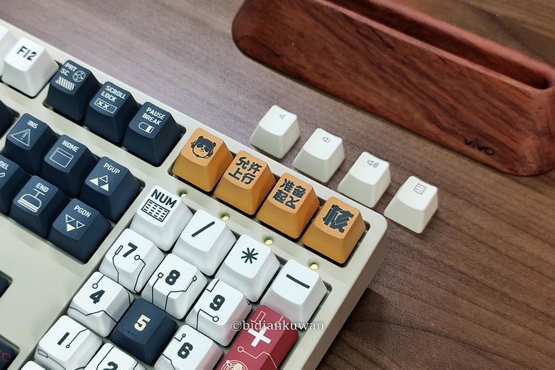 机械键盘旧貌换新颜，两套Lofree洛斐OEM大全套键帽换新记