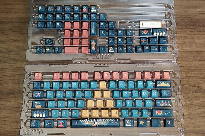 机械键盘旧貌换新颜，两套Lofree洛斐OEM大全套键帽换新记