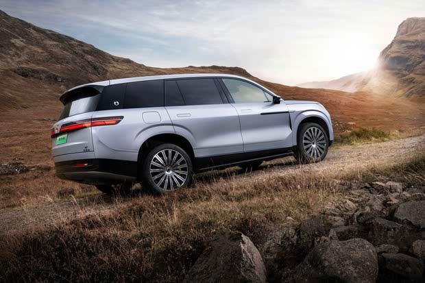 比亚迪腾势N9旗舰SUV上市：云辇A+天神之眼B+易三方