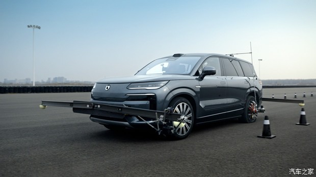 比亚迪腾势N9旗舰SUV上市：云辇A+天神之眼B+易三方