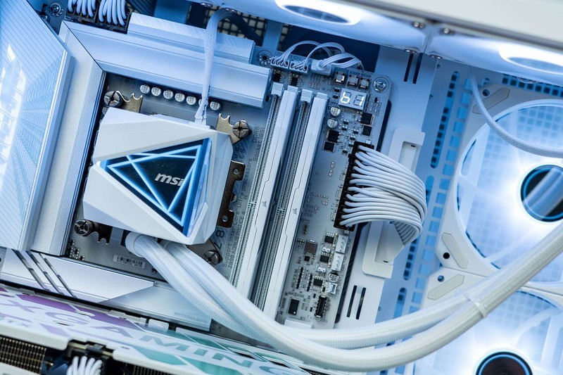 低时序、大容量，高性能主机的不二之选，海盗船复仇者内存评测