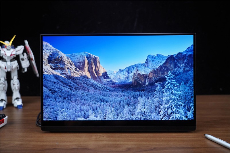 生产力工具和游戏机神器—EHOMEWEI 「O5」4K便携显示器值得拥有