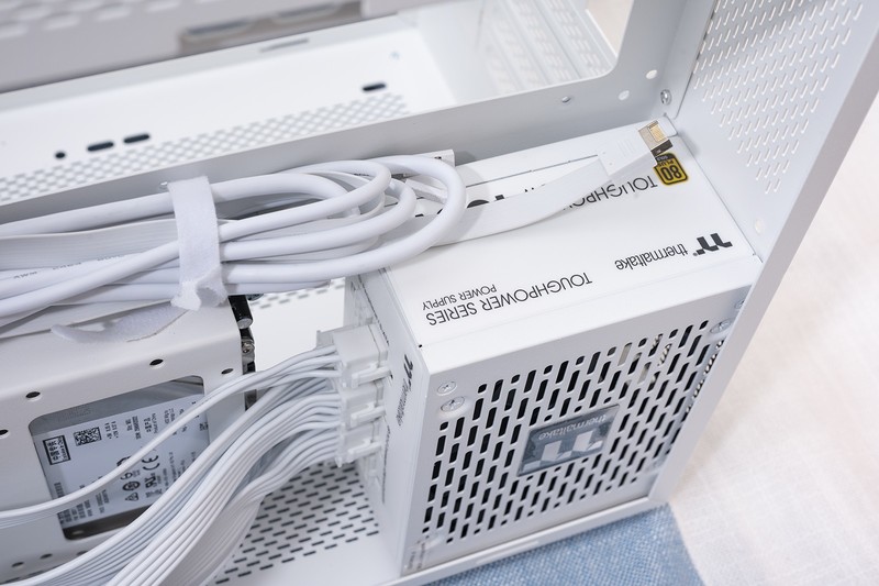 小主小主机小白富美，SFX拉低装机门槛，TT小钢炮人人都做走线大师