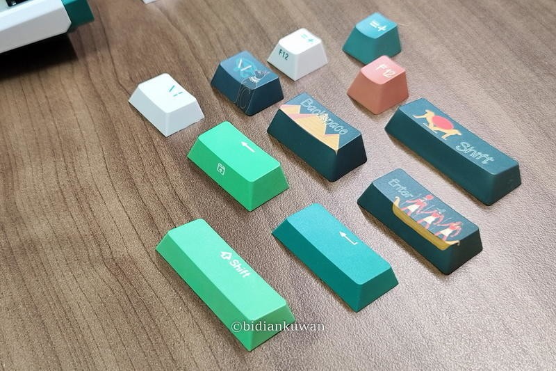 机械键盘旧貌换新颜，两套Lofree洛斐OEM大全套键帽换新记