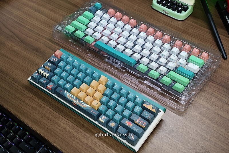 机械键盘旧貌换新颜，两套Lofree洛斐OEM大全套键帽换新记