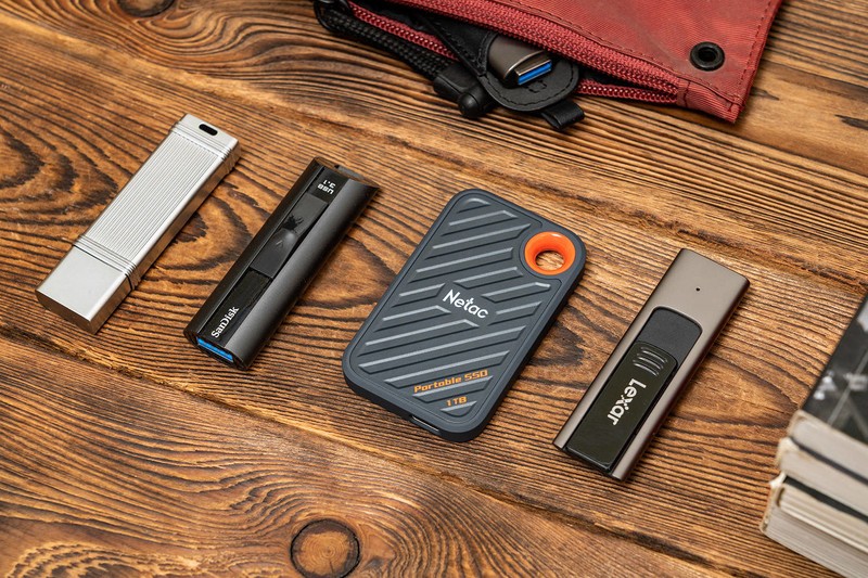 只有U盘大小，传输速率却高达2000MB/s，朗科ZX20 1TB移动硬盘评测