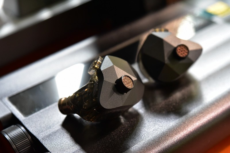 这才是耳机圈内卷该有的样子，HIDIZS MM2动圈静电混合耳机评测