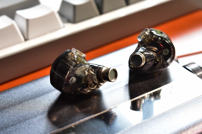 这才是耳机圈内卷该有的样子，HIDIZS MM2动圈静电混合耳机评测