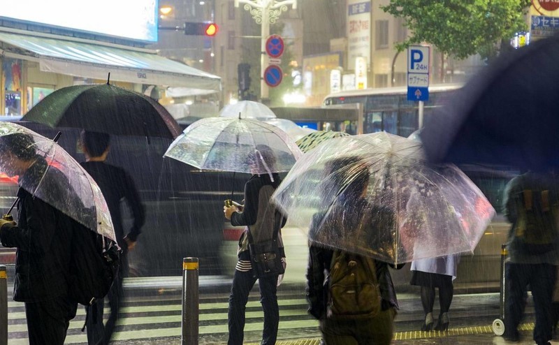 送广东好友的超赞礼物：日全时电动智能雨伞Pro