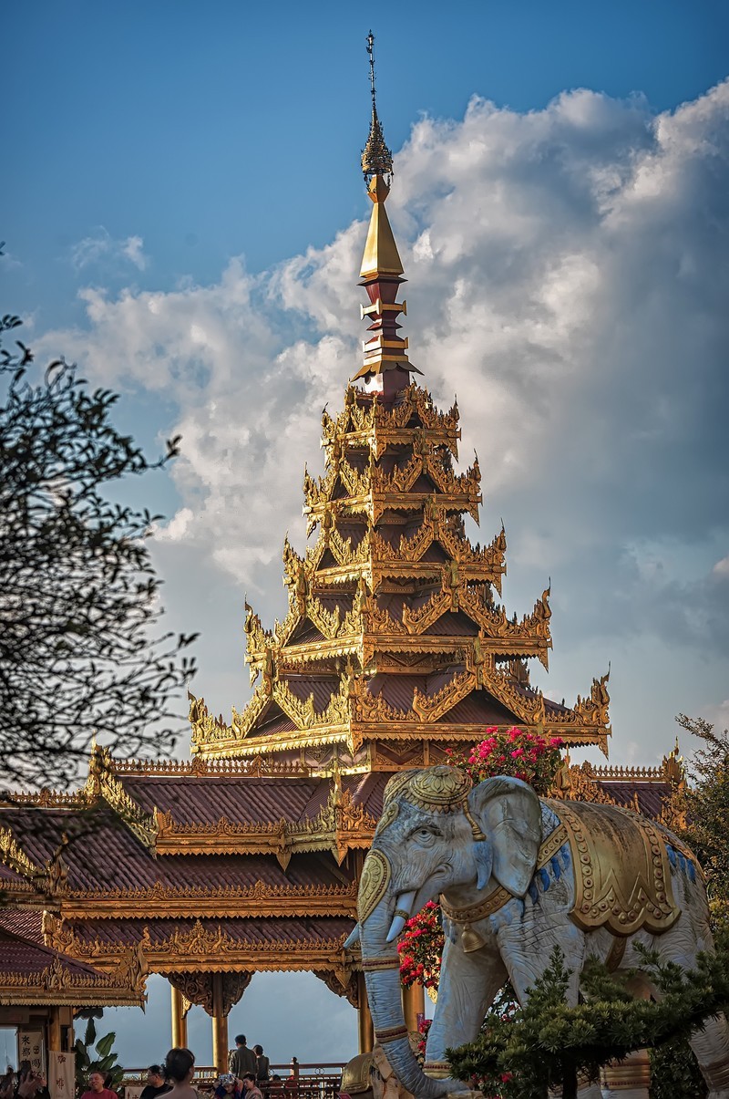 云南芒市 · 勐焕大金塔（3）