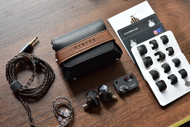 这才是耳机圈内卷该有的样子，HIDIZS MM2动圈静电混合耳机评测