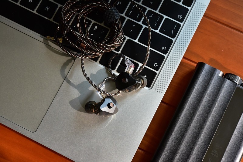 这才是耳机圈内卷该有的样子，HIDIZS MM2动圈静电混合耳机评测