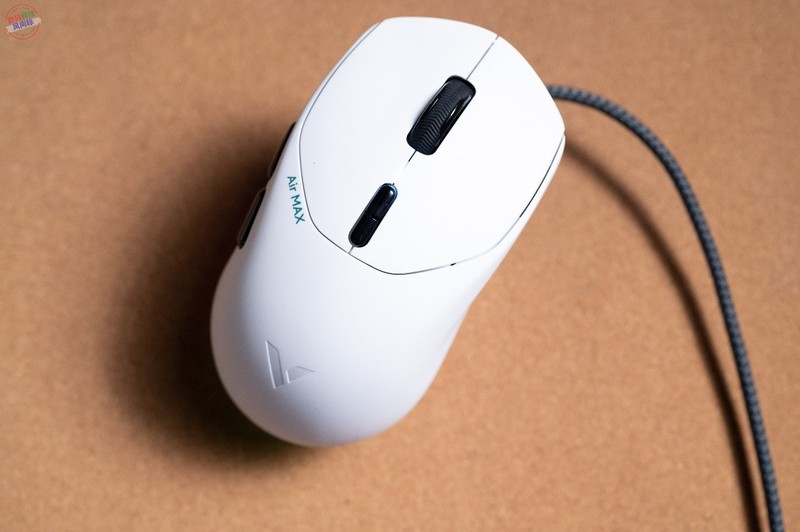 超轻量级电竞体验，还有8K超高回报率，雷柏VT1 Air MAX上手