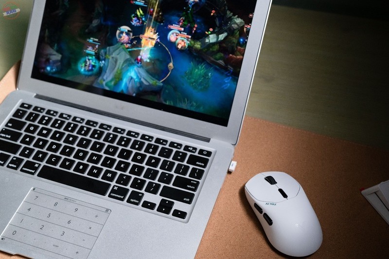 超轻量级电竞体验，还有8K超高回报率，雷柏VT1 Air MAX上手